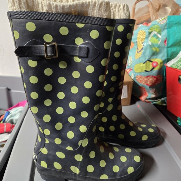 Womens Size 7 Rainboots - Picture 1 of 9